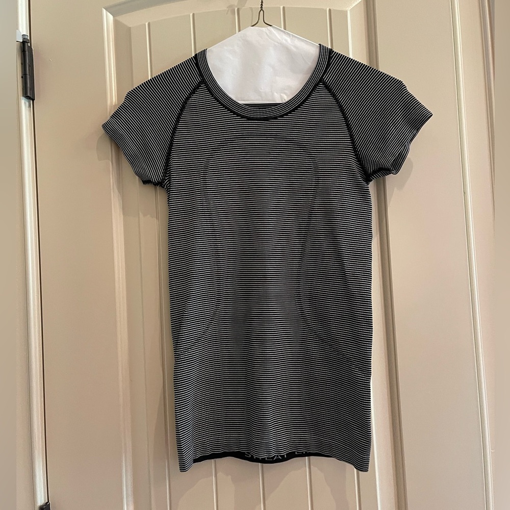 Lululemon Swiftly Tech Short Sleeve